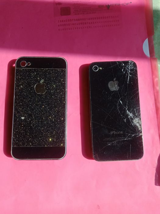 Смартфон Айфон 4