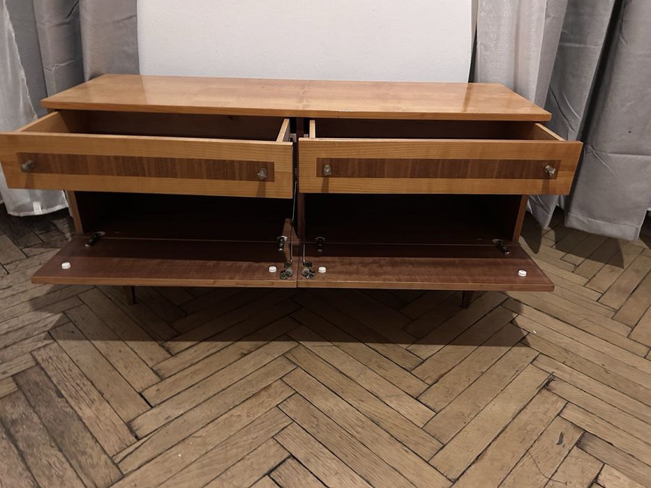 Vand urgent comoda tv din lemn masiv vintage