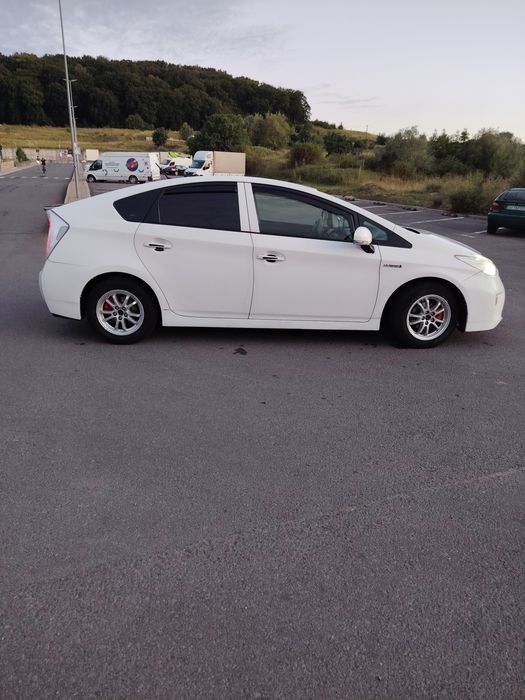 Vând Toyota 3 2012
