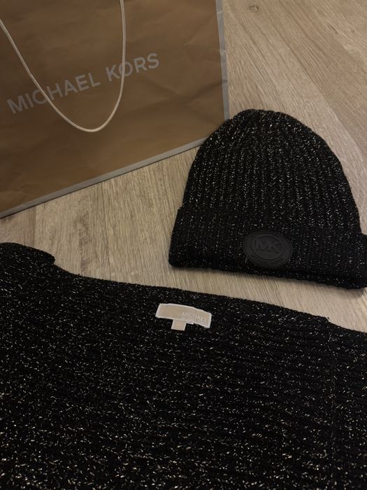 Michael Kors Caciula + Fular