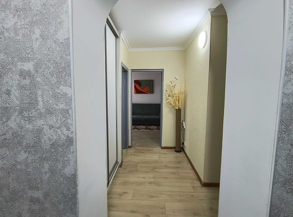 2  комнатная,у Стадиона