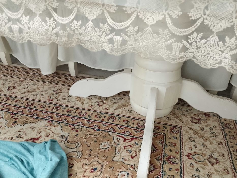 Стол орындықтарымен