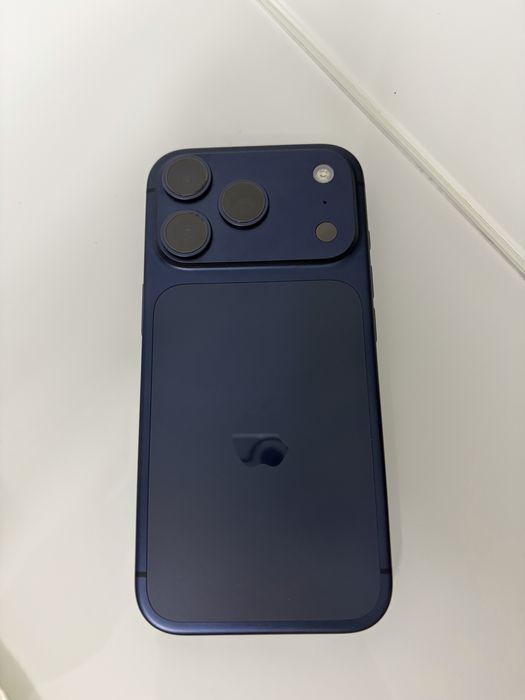 Iphone 17 Pro Albastru