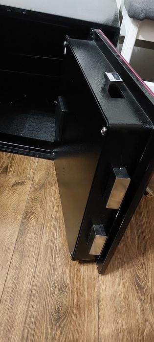 Продам сейф в отличном состоянии