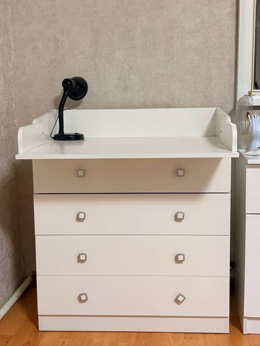 Пеленальный столик