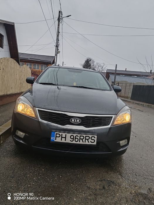 Vând Kia Ceed 2011