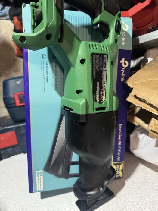 Fierastrau sabie Hikoki CR 18DB