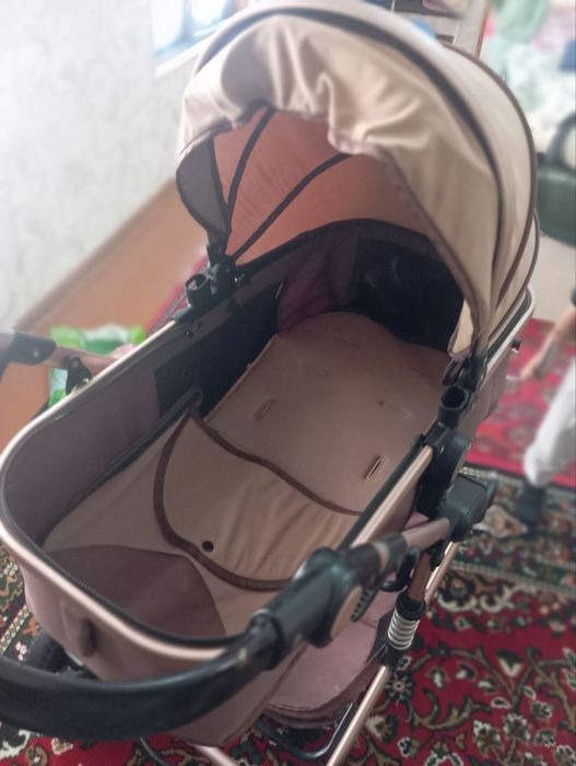 Детский стульчик и коляска