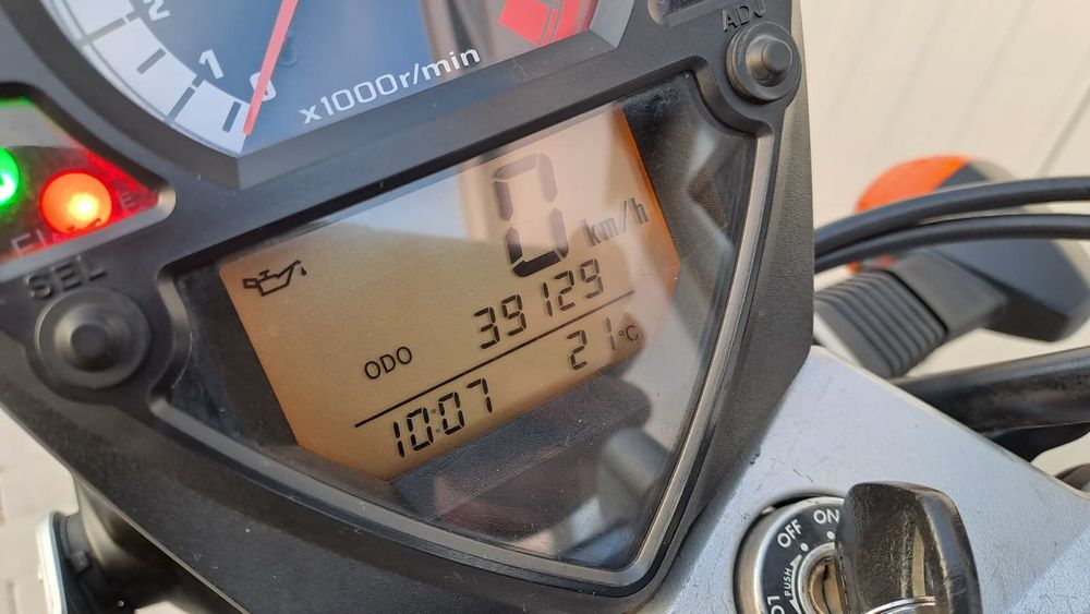 MotoFly Ploiesti vinde Suzuki SV650N 2003