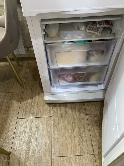 Холодильник Indesit
