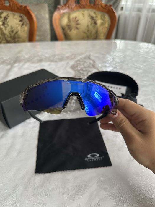 Спортивные очки Oakley