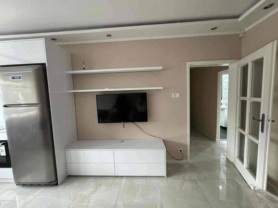 Тристаен апартамент в ж.к. Младост 1.