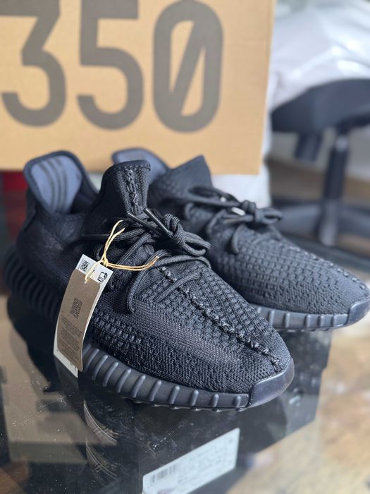 Adidas Yeezy Boost negri marimea 44