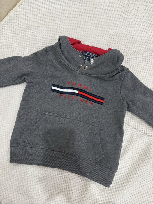 Продам курточку , кофту детскую