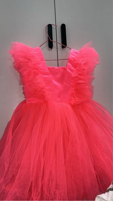 Продам красивое детское платье