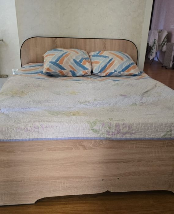 Кровать с матрасом за 10000тг