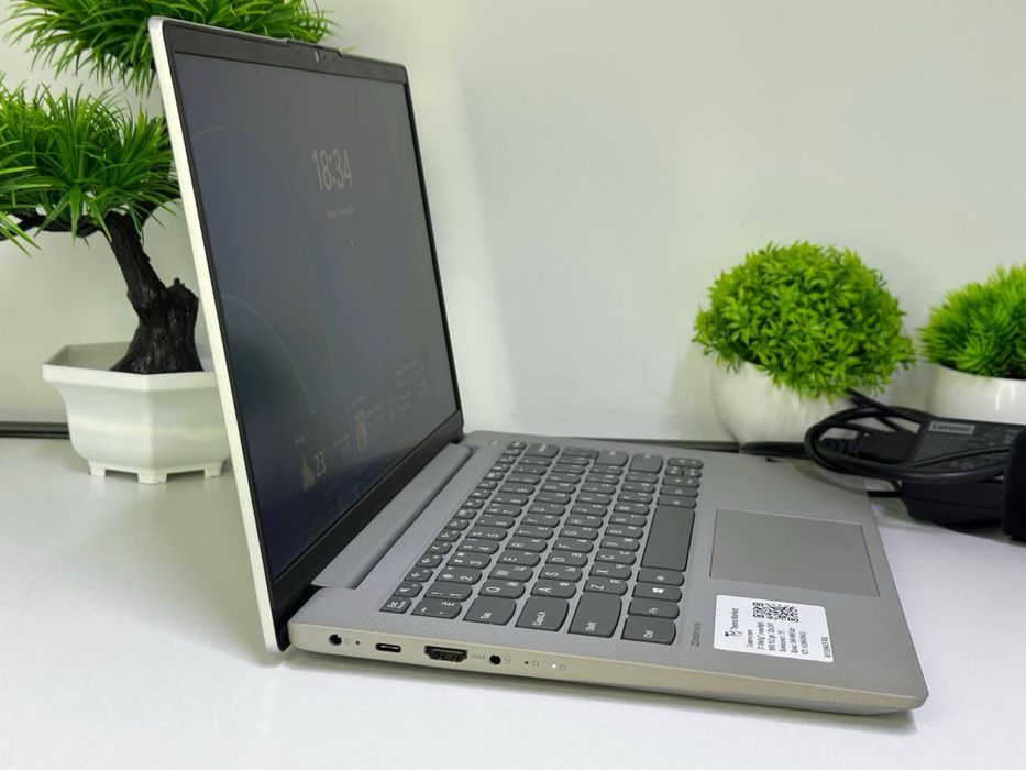 Ноутбук Lenovo core i7-1065G7