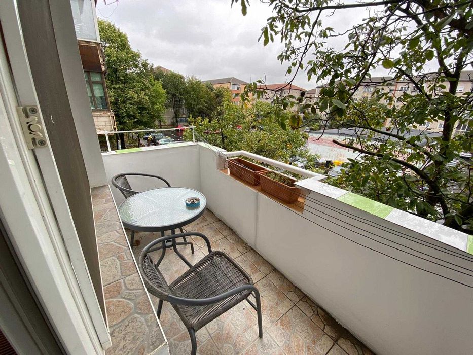 Închiriez apartament spațios cu 3 dormitoare (4 camere) în Zona Soarelui, Timișoara