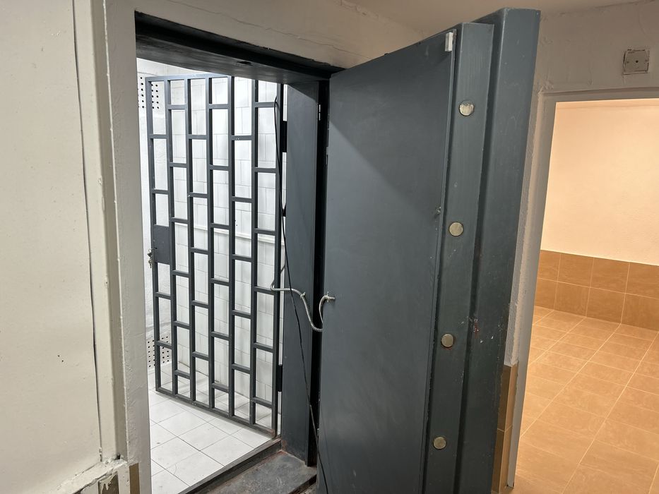 Дава се под наем Офис в Бургас, Център - 325 кв.м за 3000 € - Снимка #5