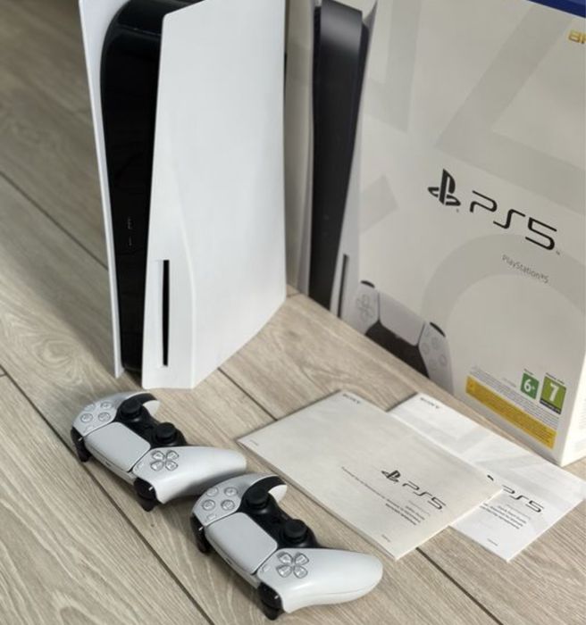 Плестейшен 5 с двумья джостиком