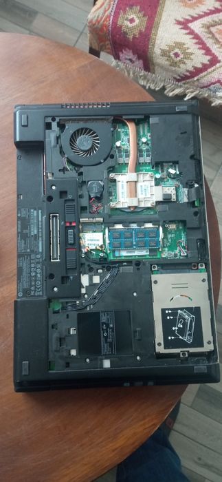 Laptop HP 8570p, procesor i5-3210M, memorie 8GB DDR3