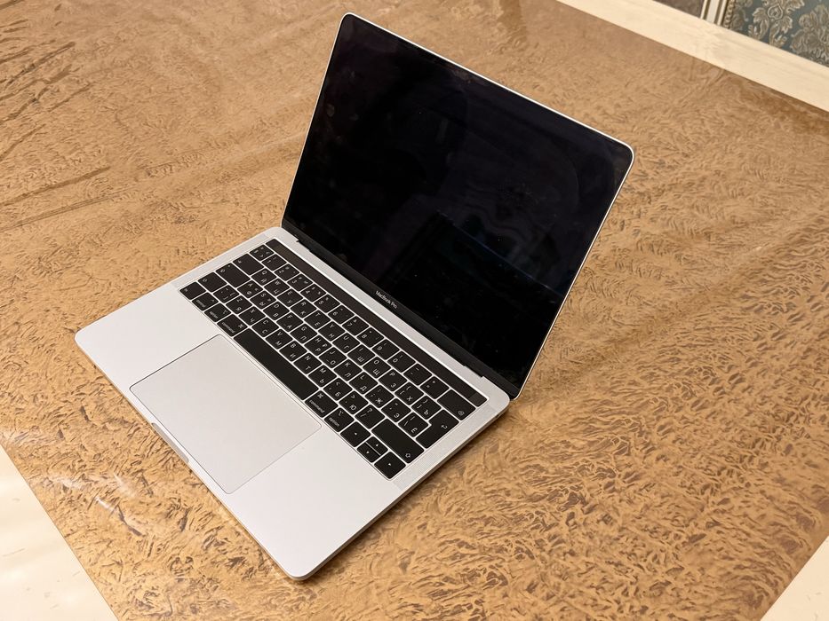 MacBook Pro 13” 2018 после попадания жидко