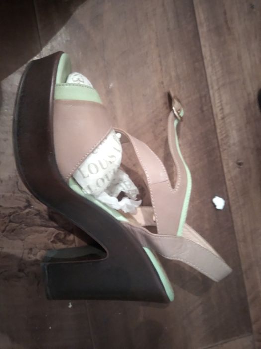 Босоножки.На платформе.Размер 35-36.