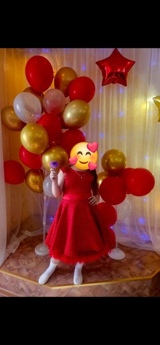 Продам нарядные платья 5-6 лет