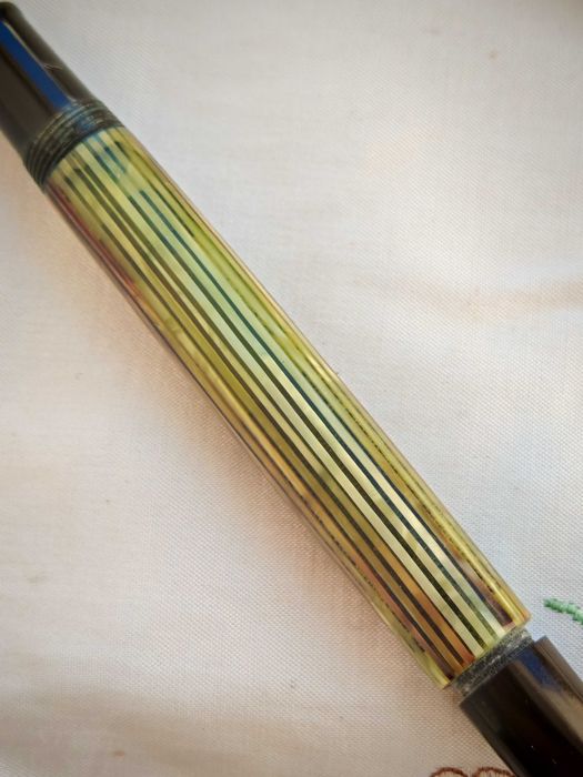 РЯДКА Оригинална Немска Писалка Pelikan 400 Със Златно Перо 585