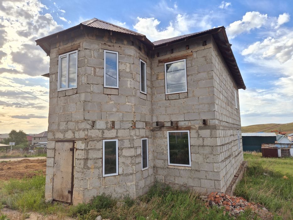 Срочно продам недостроенный коттедж.