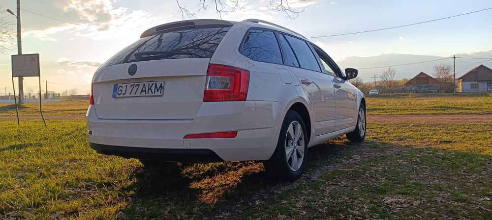 Octavia 3 2.0 TDI DSG 150CP – Panoramic – Climatronic – Preț bun!