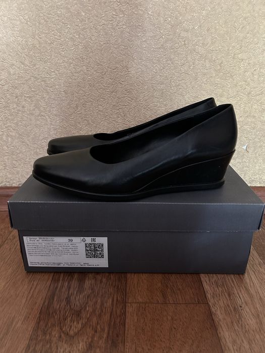 Новые туфли ECCO 39 размер