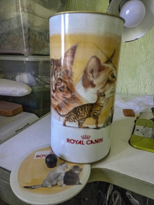 продам банку под кошачий корм