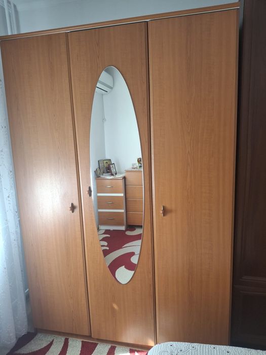 Sifonier cu oglinda