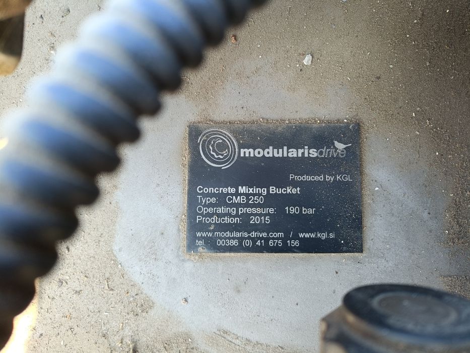 Betoniera Sima 200 Litri  Malaxor Beton Miniîncarcător Caterpillar Bobcat Pret 1900