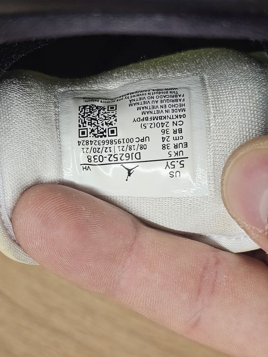 Air Jordan 1 Low SE GS DJ6252-038