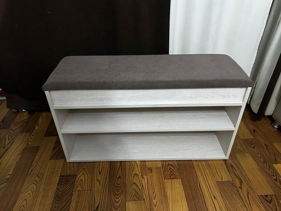 Продам обувницу новую