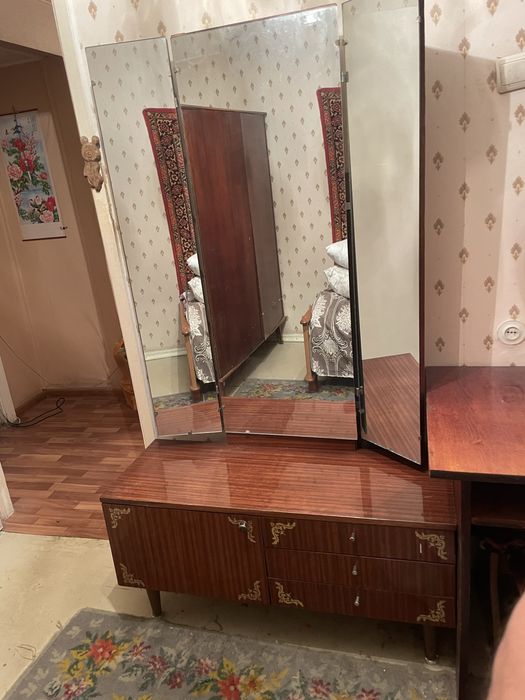 Трюмо в отличном состоянии