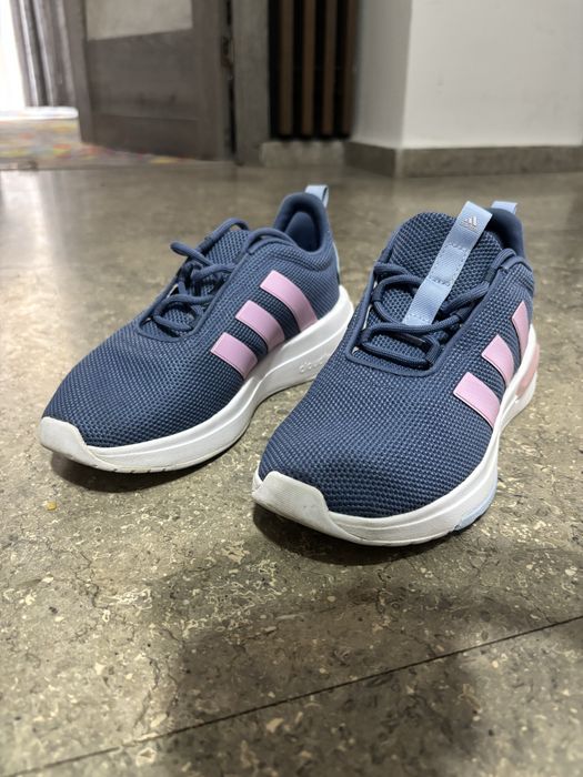 Adidasi sport