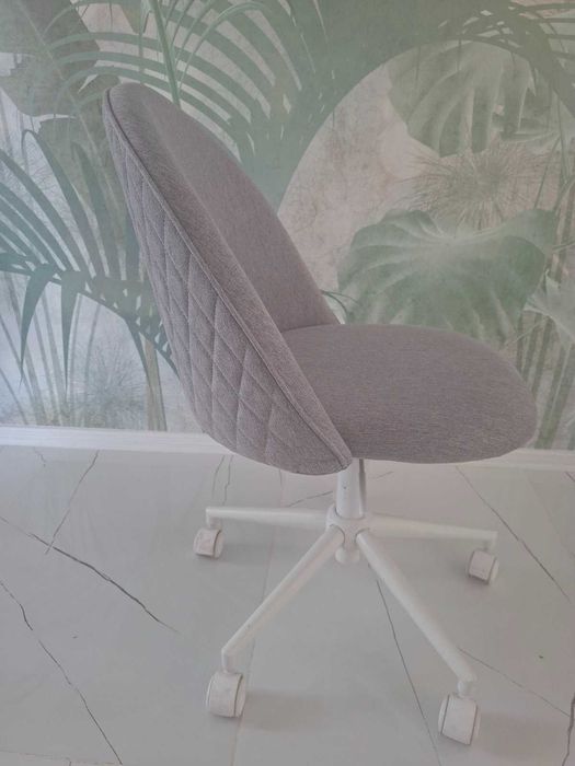 Офис столове в отлично състояние