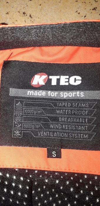 Pantaloni pentru schii