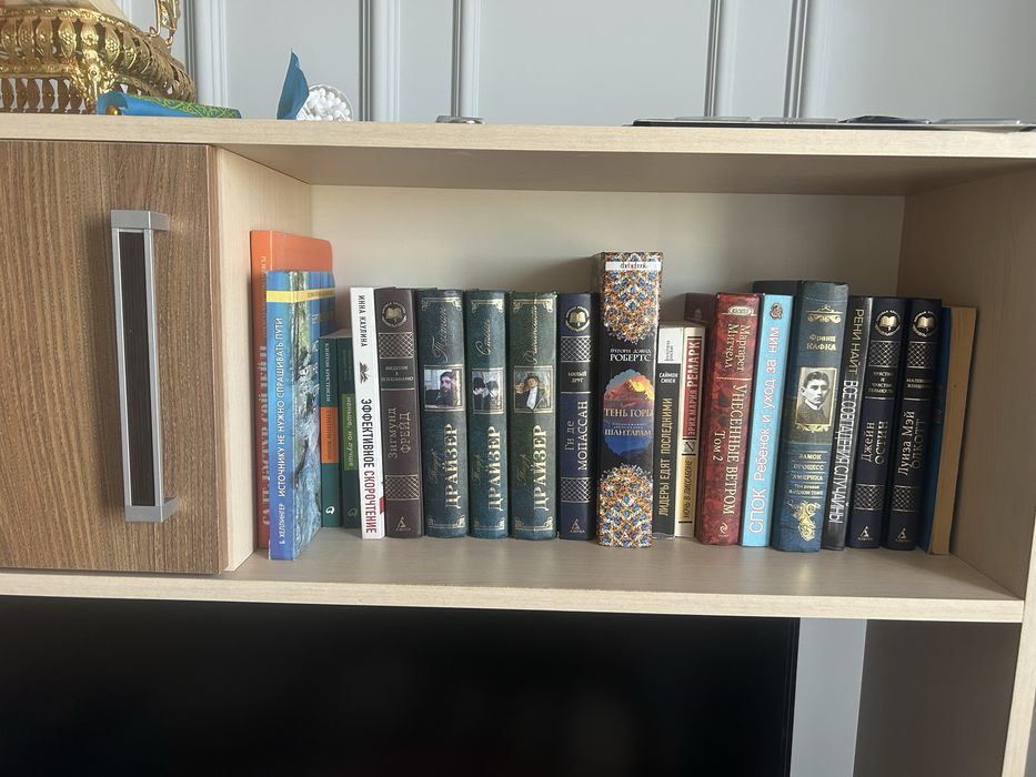Продам книги 700тг