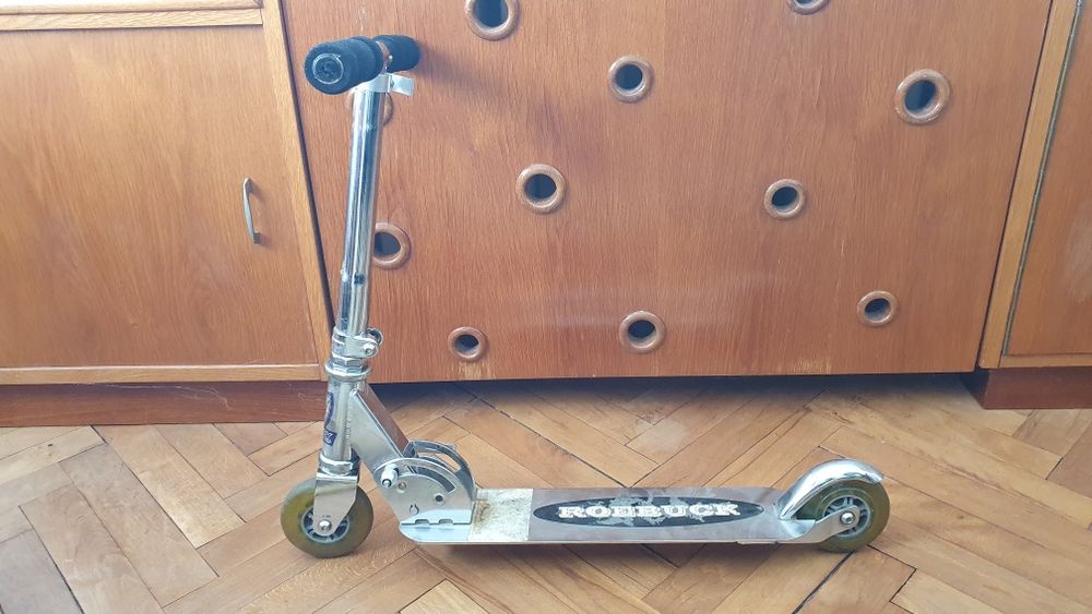 Продавам детска тротинетка