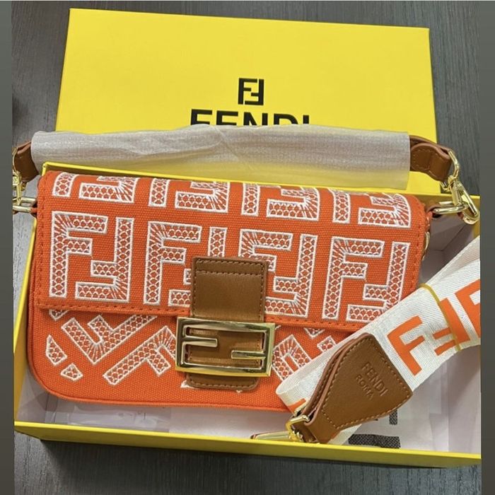 …. Сумочка ………..