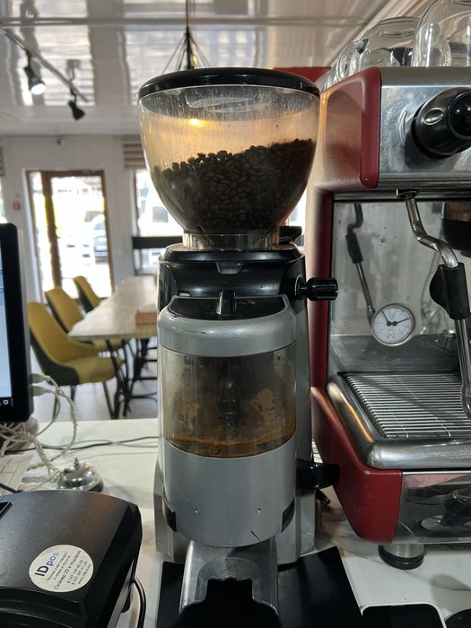 Кофемашина продам