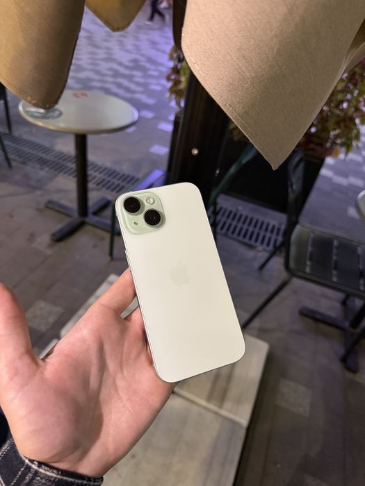 Продам IPhone 15, 128
