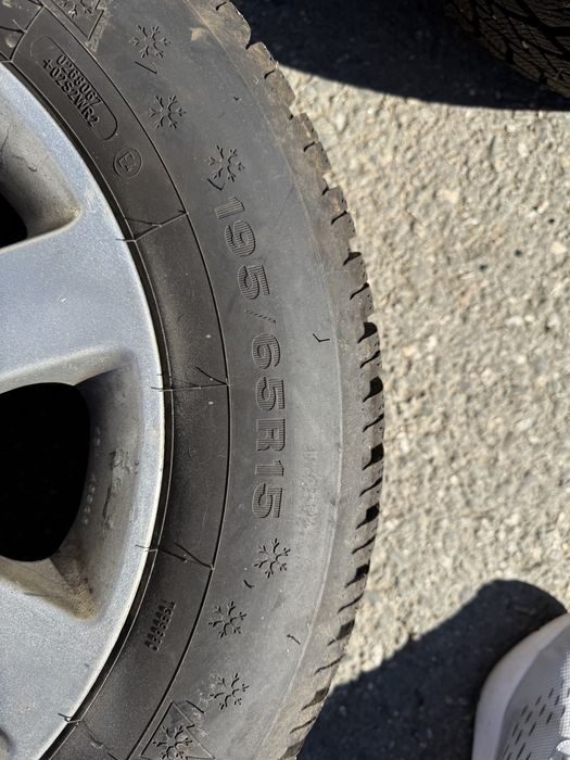 Anvelope iarna Dunlop DOT 2022 ca noi + Jante aliaj 15 inch