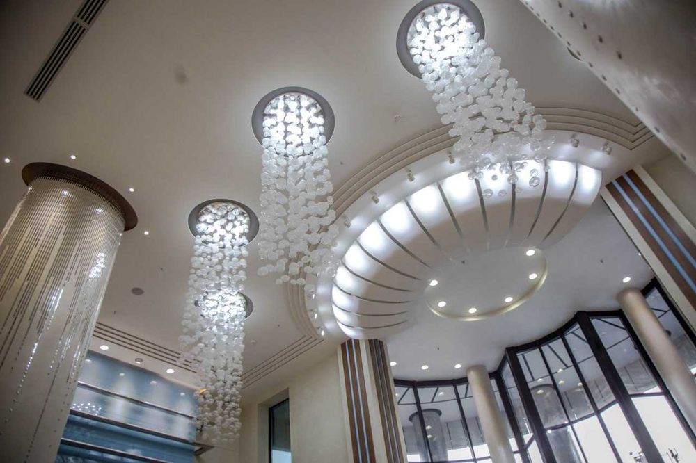 Продам светильники и люстры разных видов и размеров