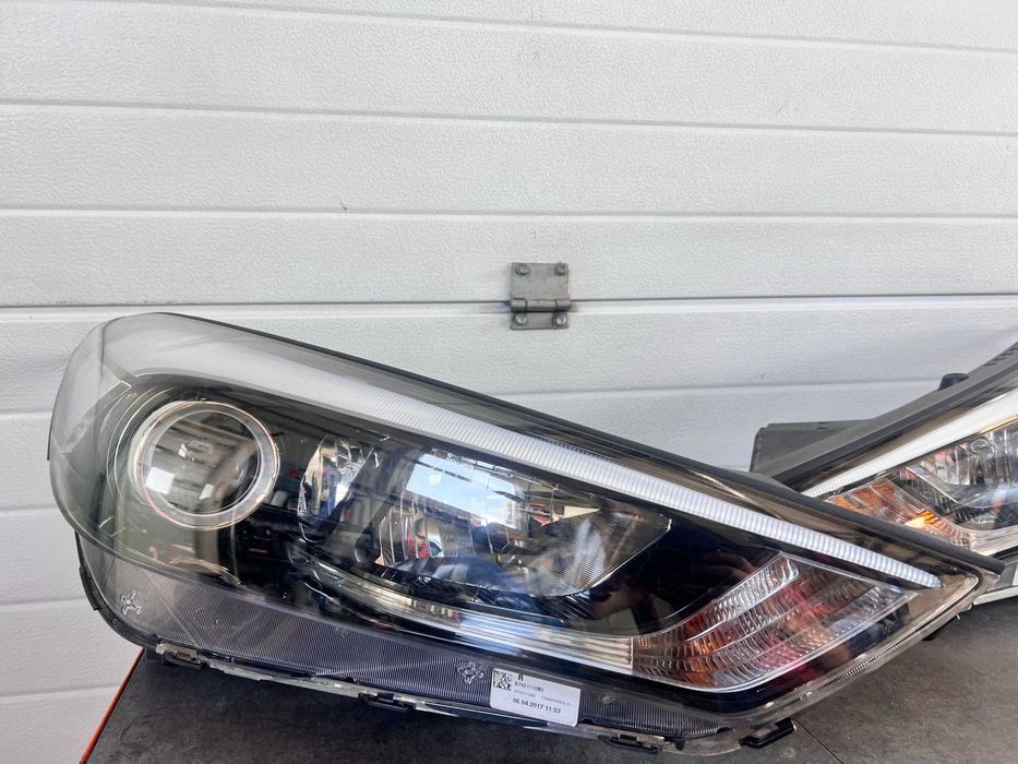 Far stanga/dreapta Halogen-Led Hyundai Tucson 2017-2020