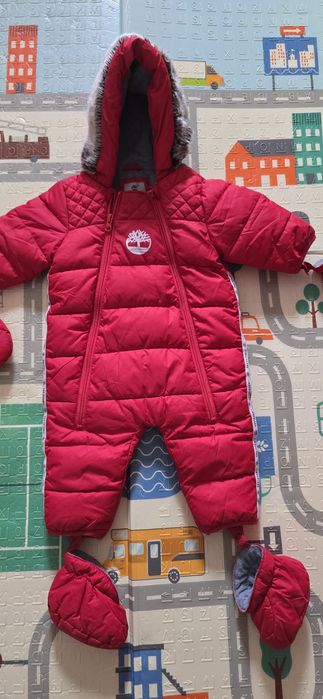 Vând combinezon Timberland 6 luni